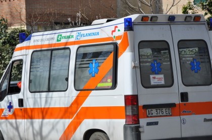 Urbania, si è schianta con la moto contro un’auto. Morto 28enne pesarese item-thumbnail