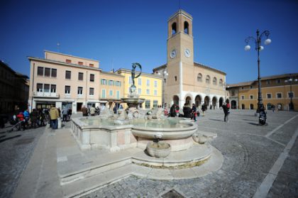 “Chiudere al traffico tutto il centro storico”: l’appello alla giunta fanese item-thumbnail